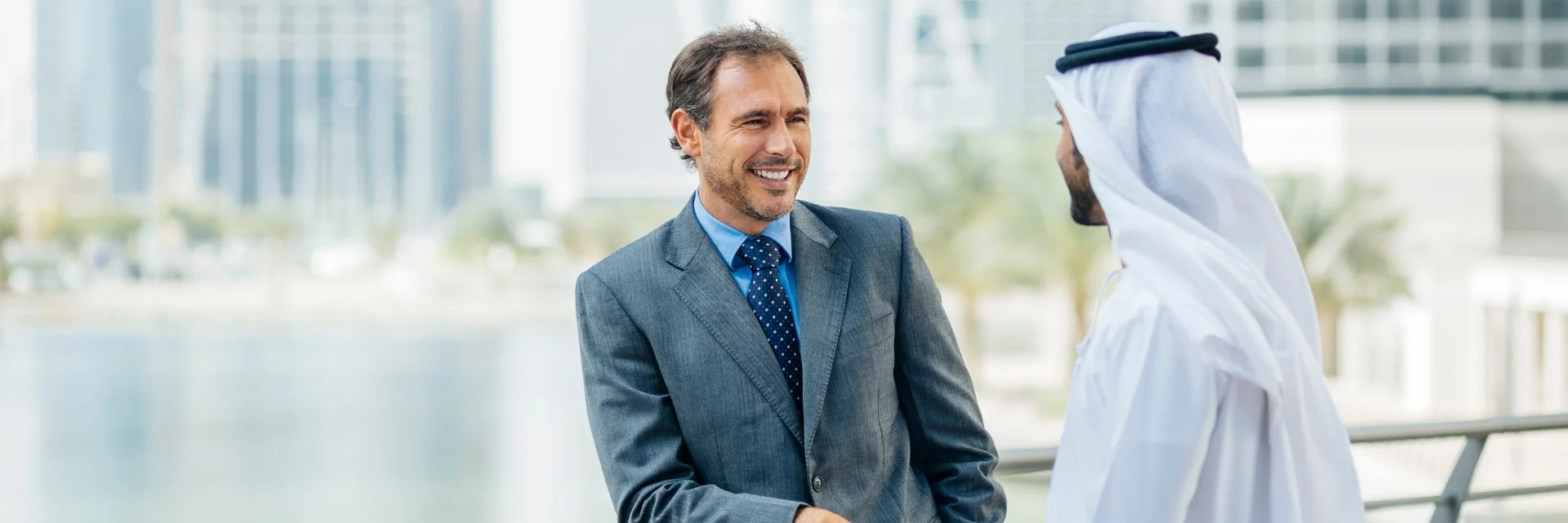 Expat and Emirati discuss ownership rights in dubai